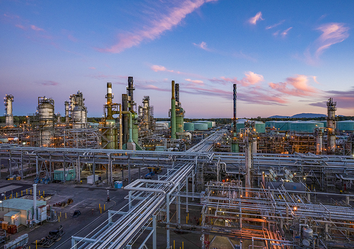 foto BP UTILIZARÁ LA TECNOLOGÍA ECOFINING™ DE HONEYWELL PARA AUMENTAR LA PRODUCCIÓN DE COMBUSTIBLE DE AVIACIÓN SOSTENIBLE EN TODO EL MUNDO.